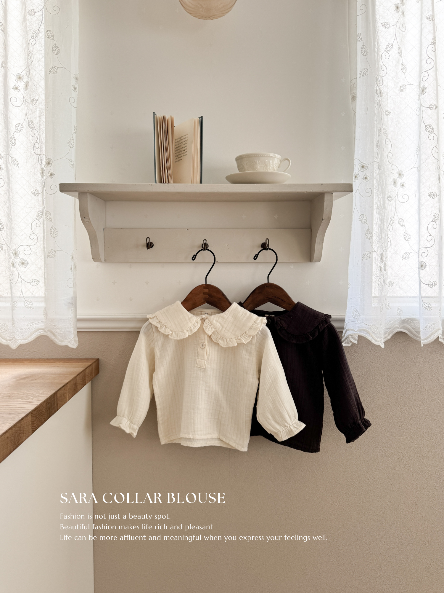 Sara collar blouse