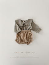 Check collar blouse