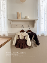 Sara collar blouse