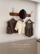 Round collar tops