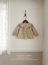 Wing shirring blouse