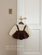 Snow ruffle blouse