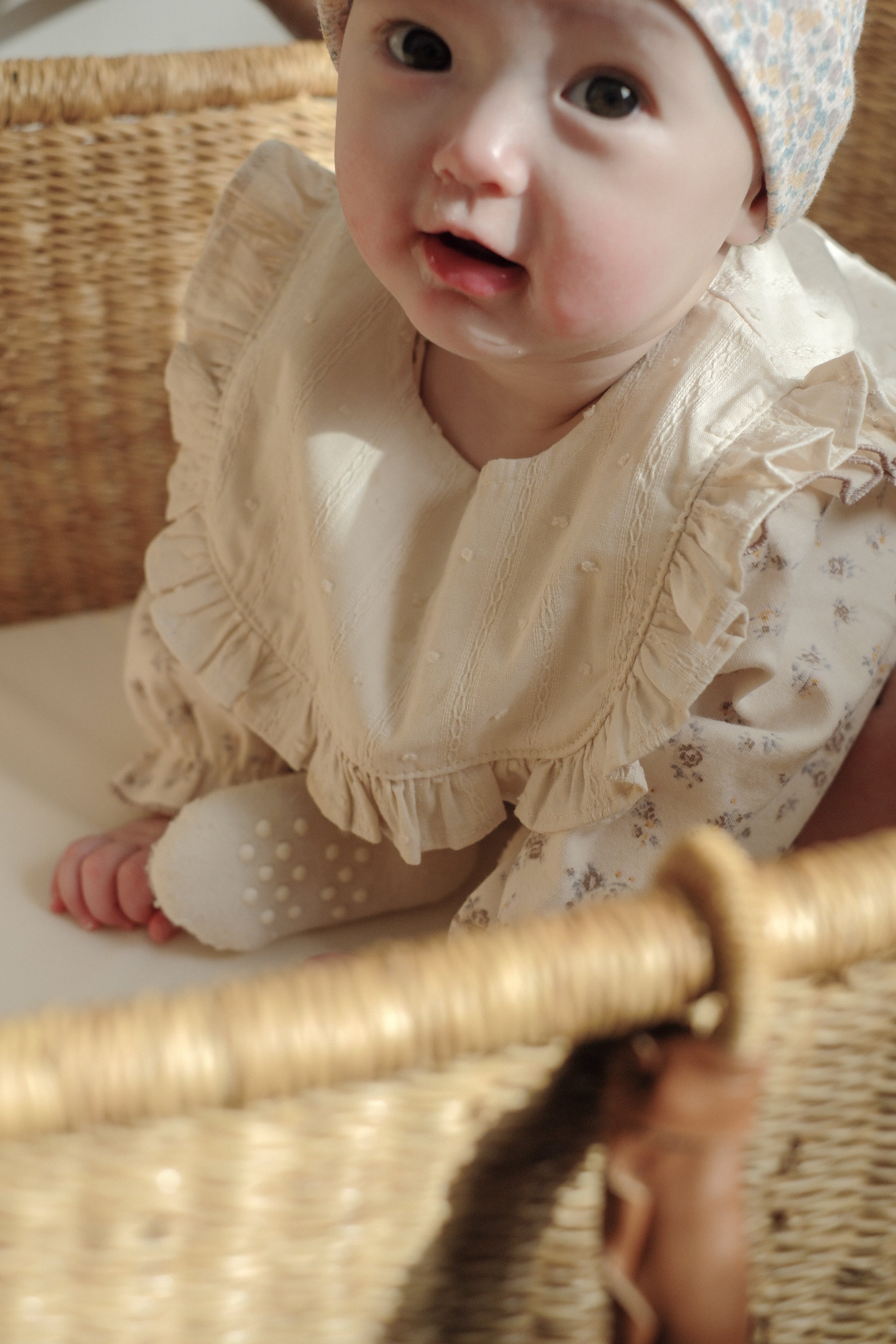 Noco frill cape