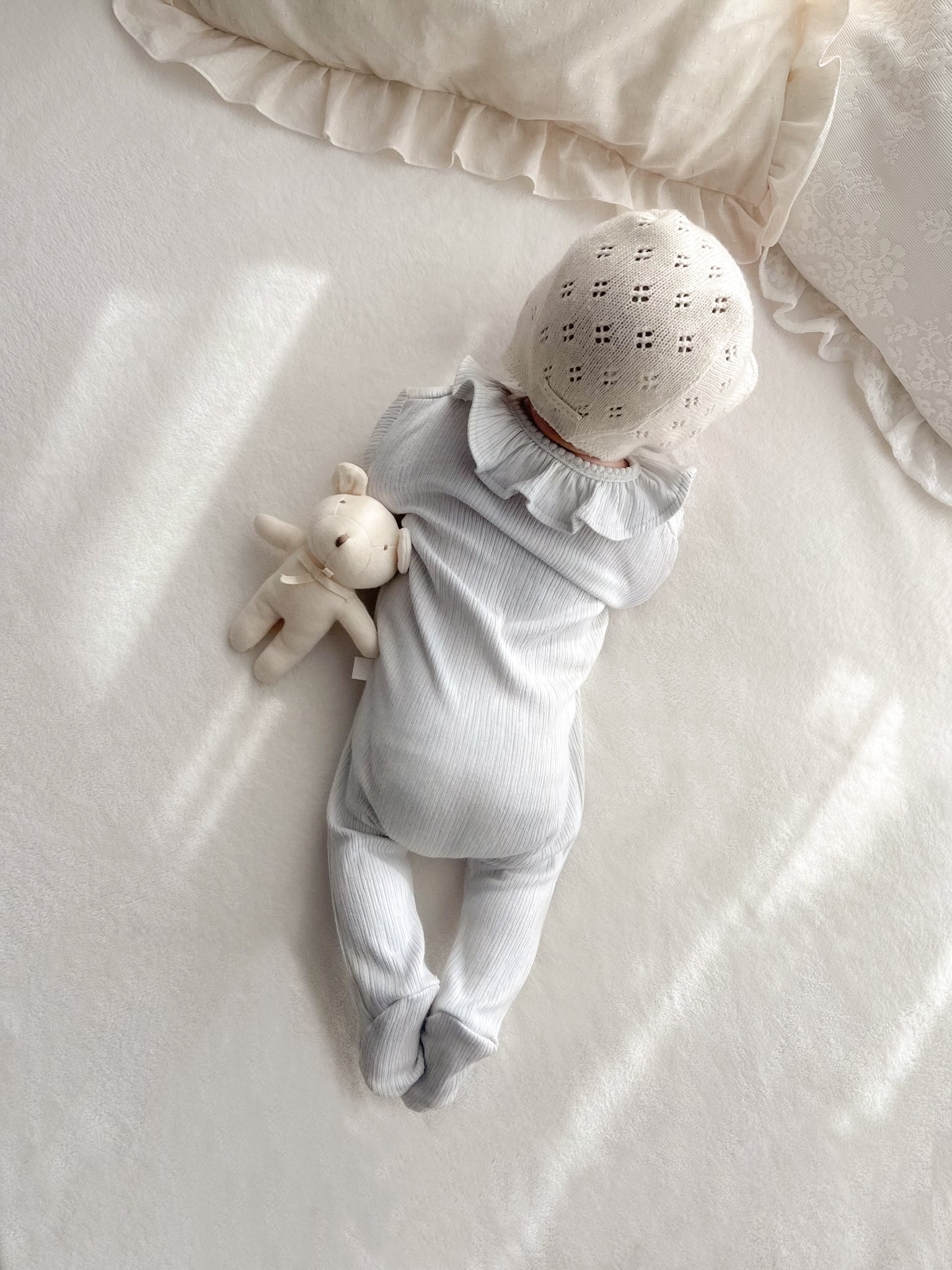 Keuri frill newborn suit
