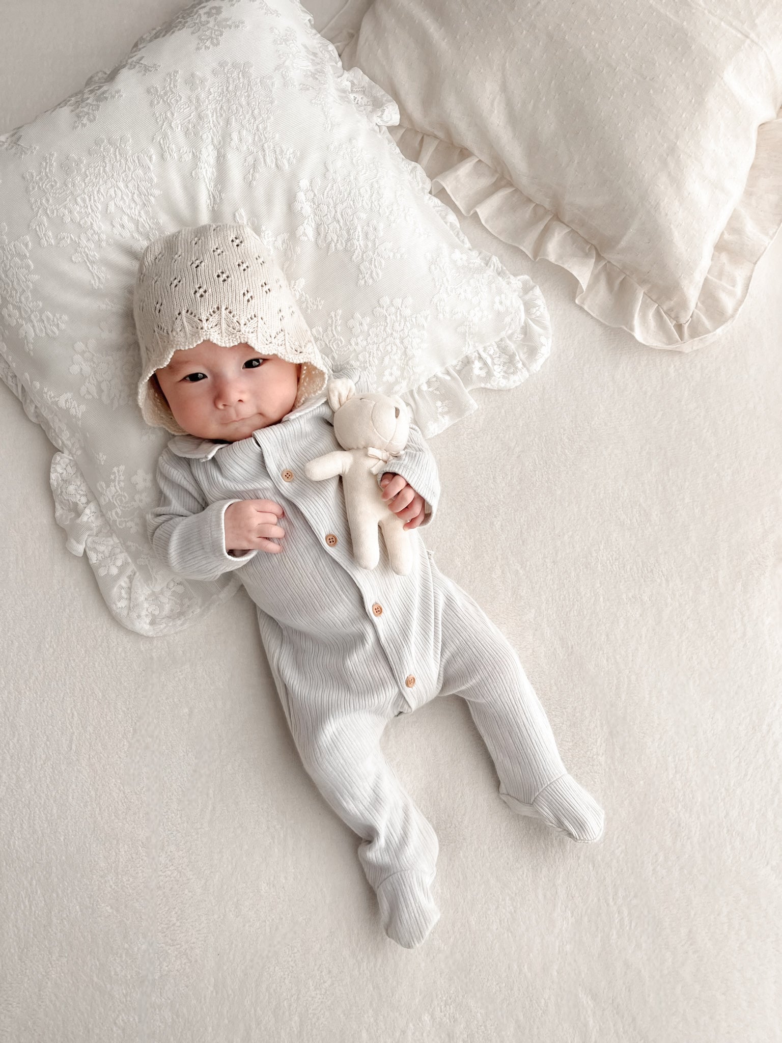 Keuri frill newborn suit