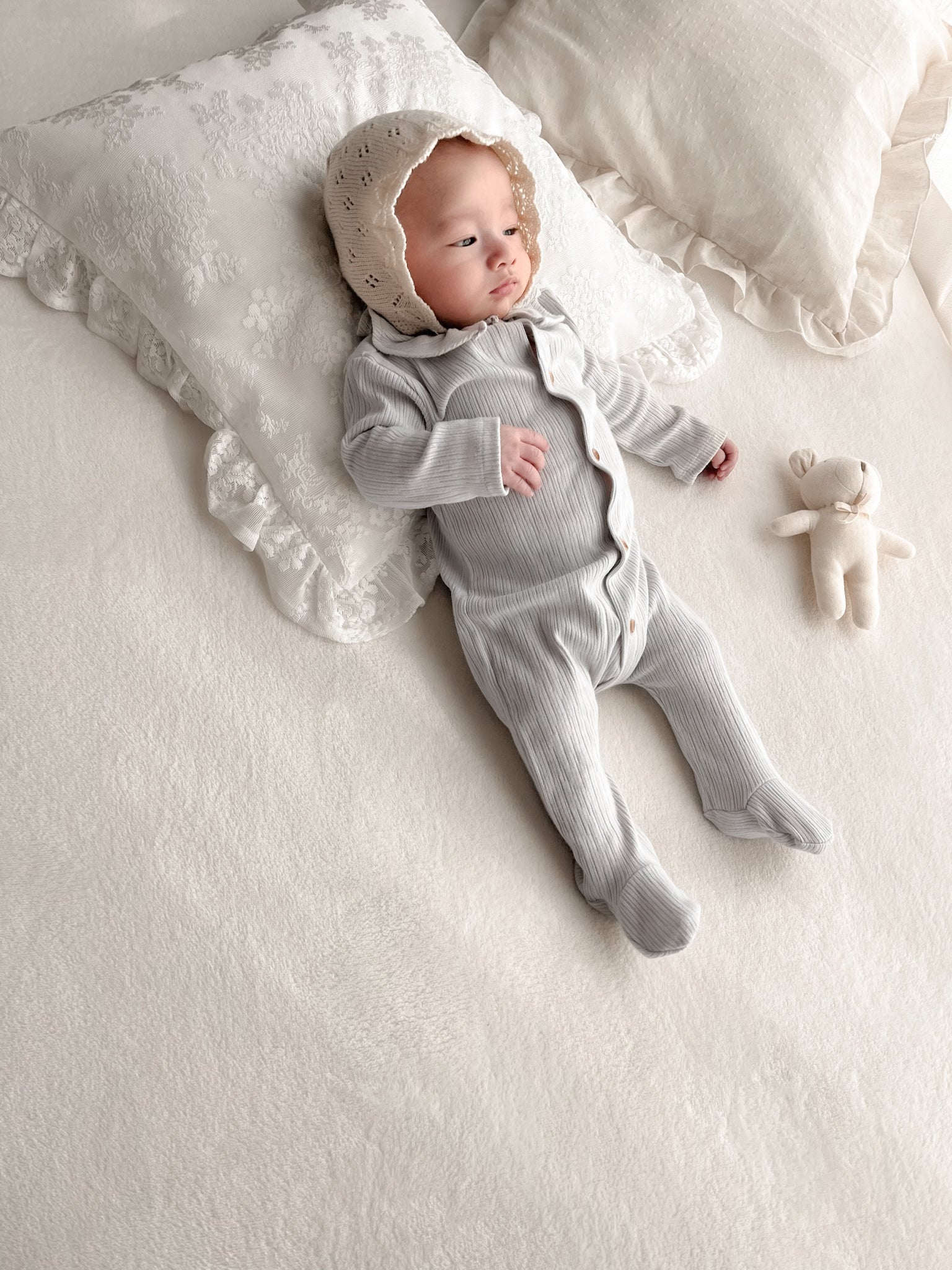 Keuri frill newborn suit