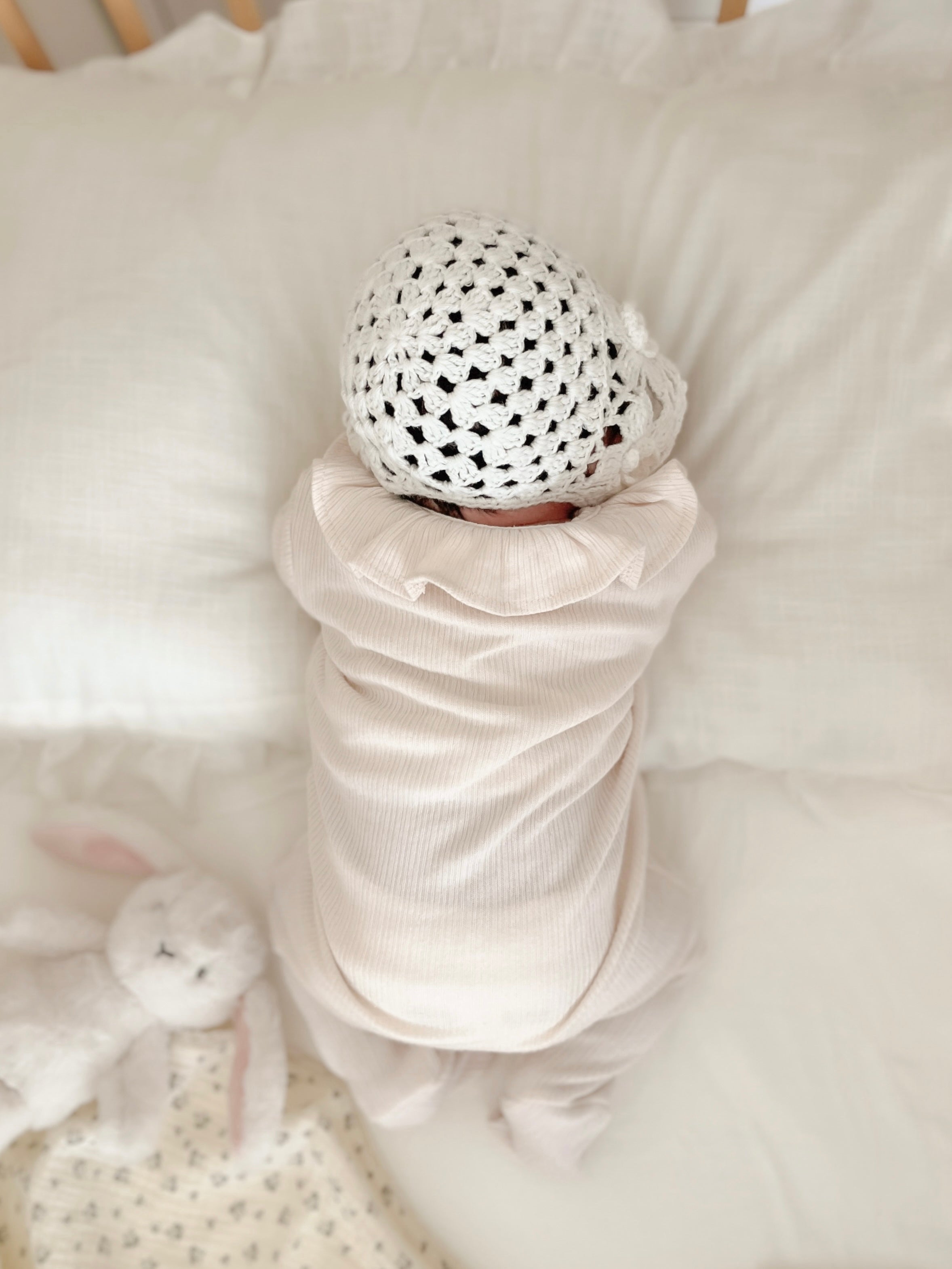 Keuri frill newborn suit