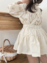 Eyelet suspender skirt