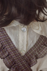 Snow ruffle blouse