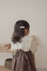 Sara collar blouse