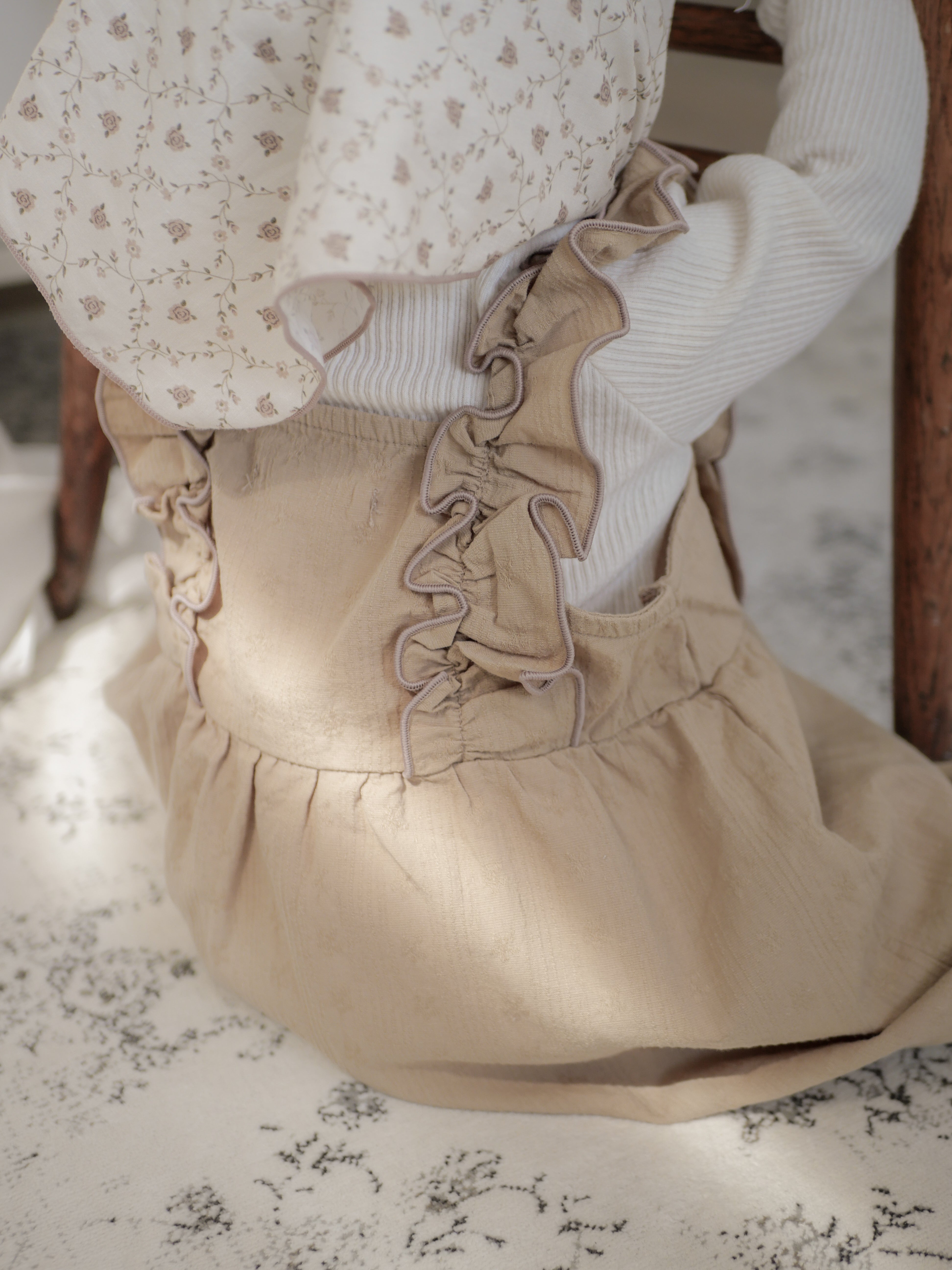 Wing frill suit