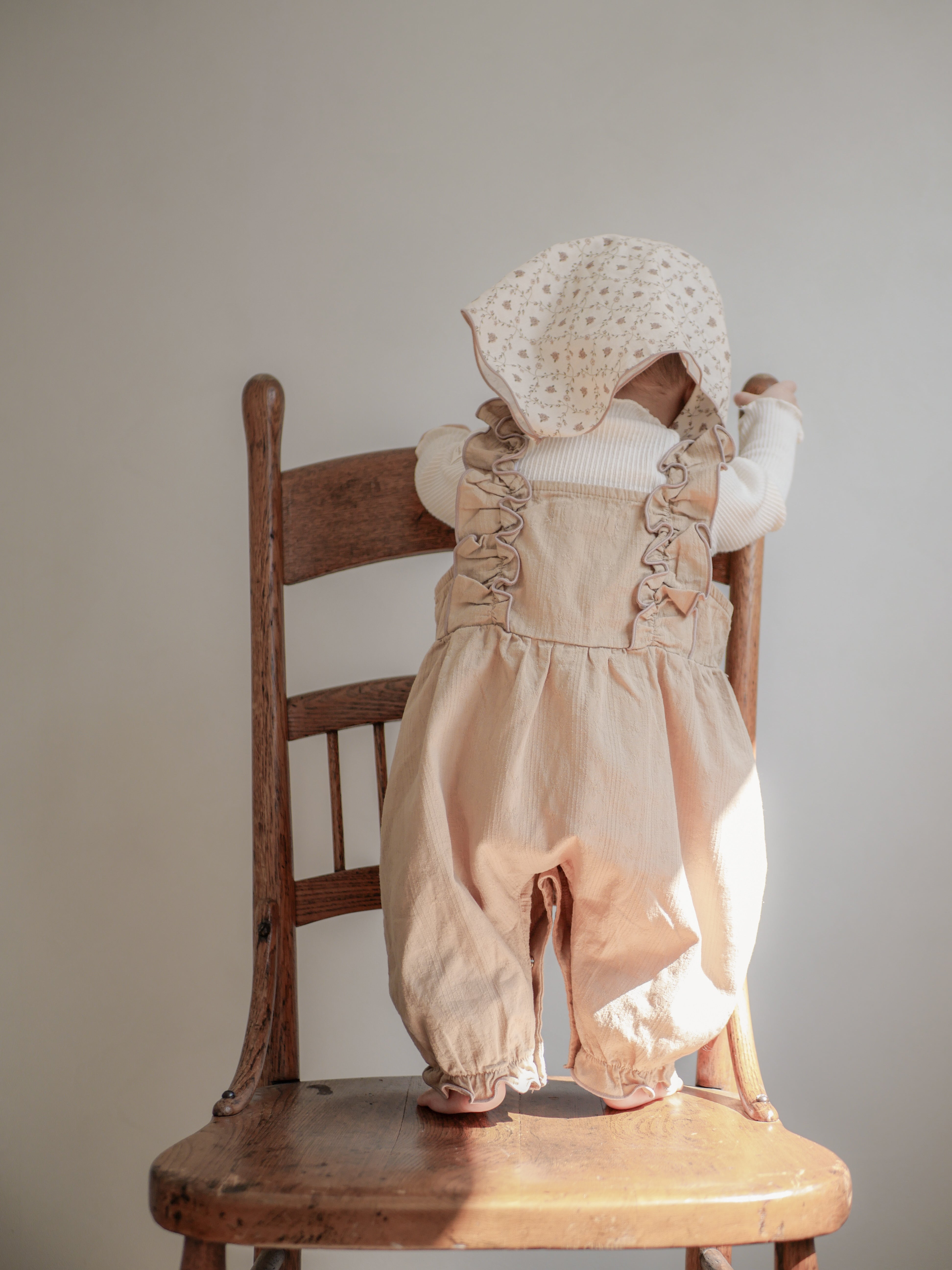 Wing frill suit