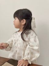 Flower shirring blouse