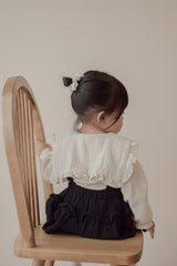 Sara collar blouse