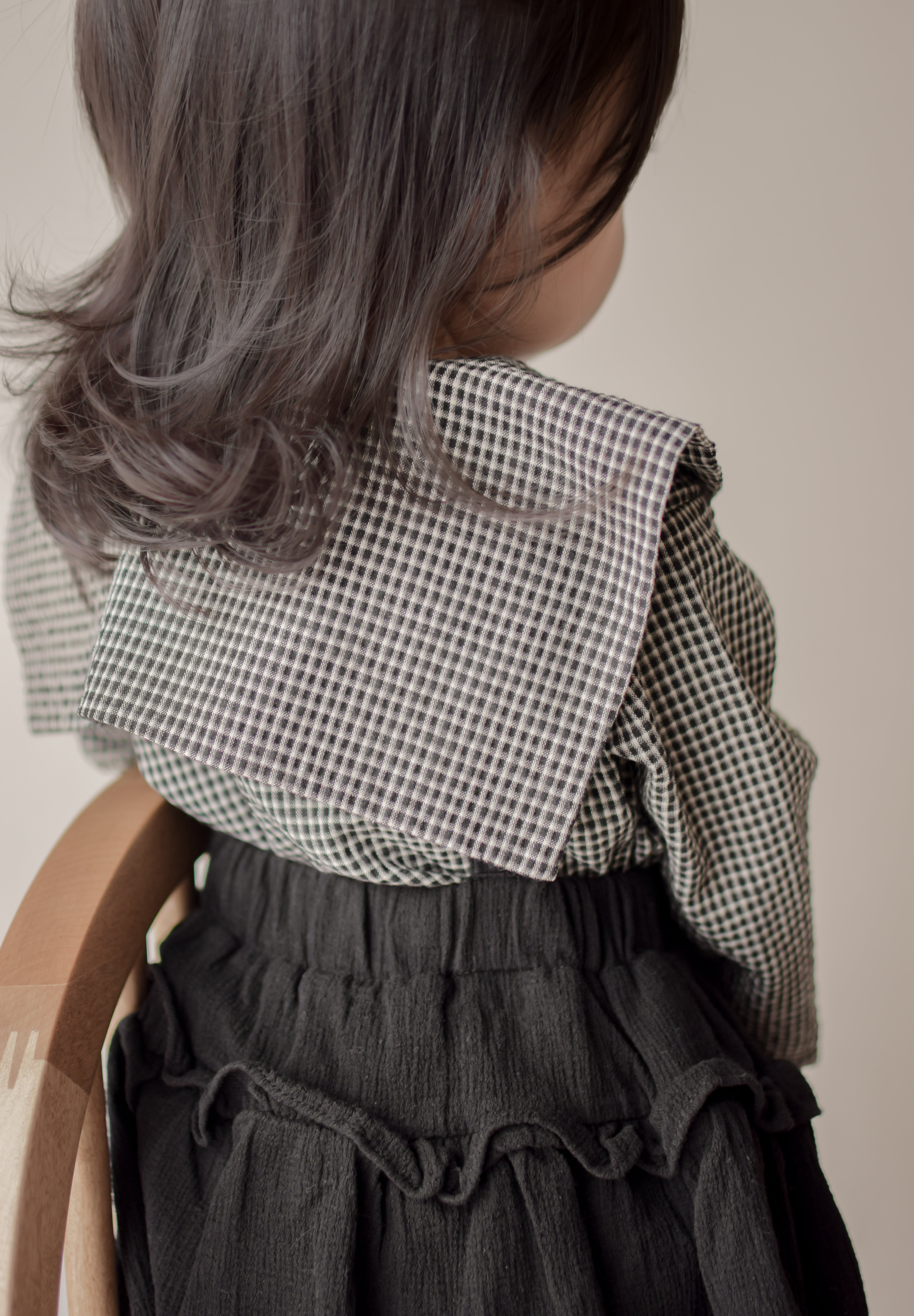 Check collar blouse