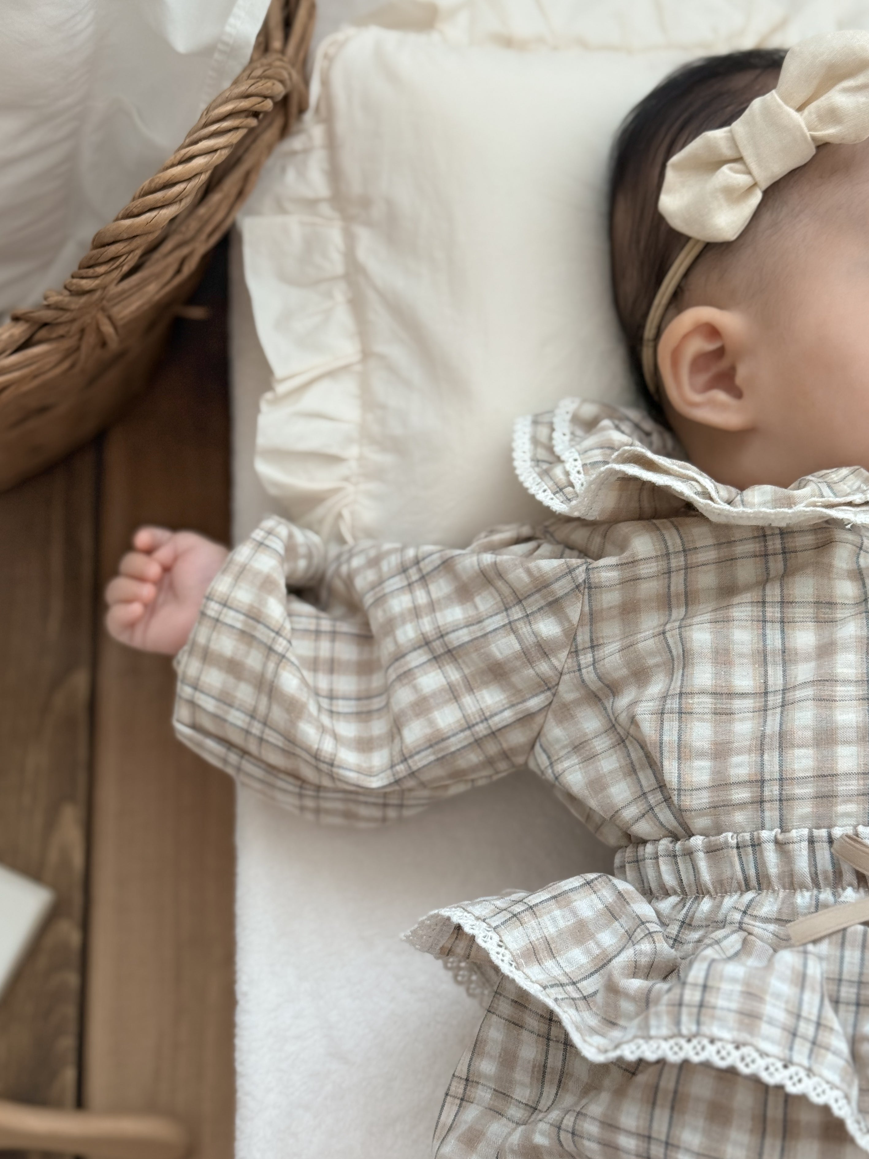 Petit check frill blouse