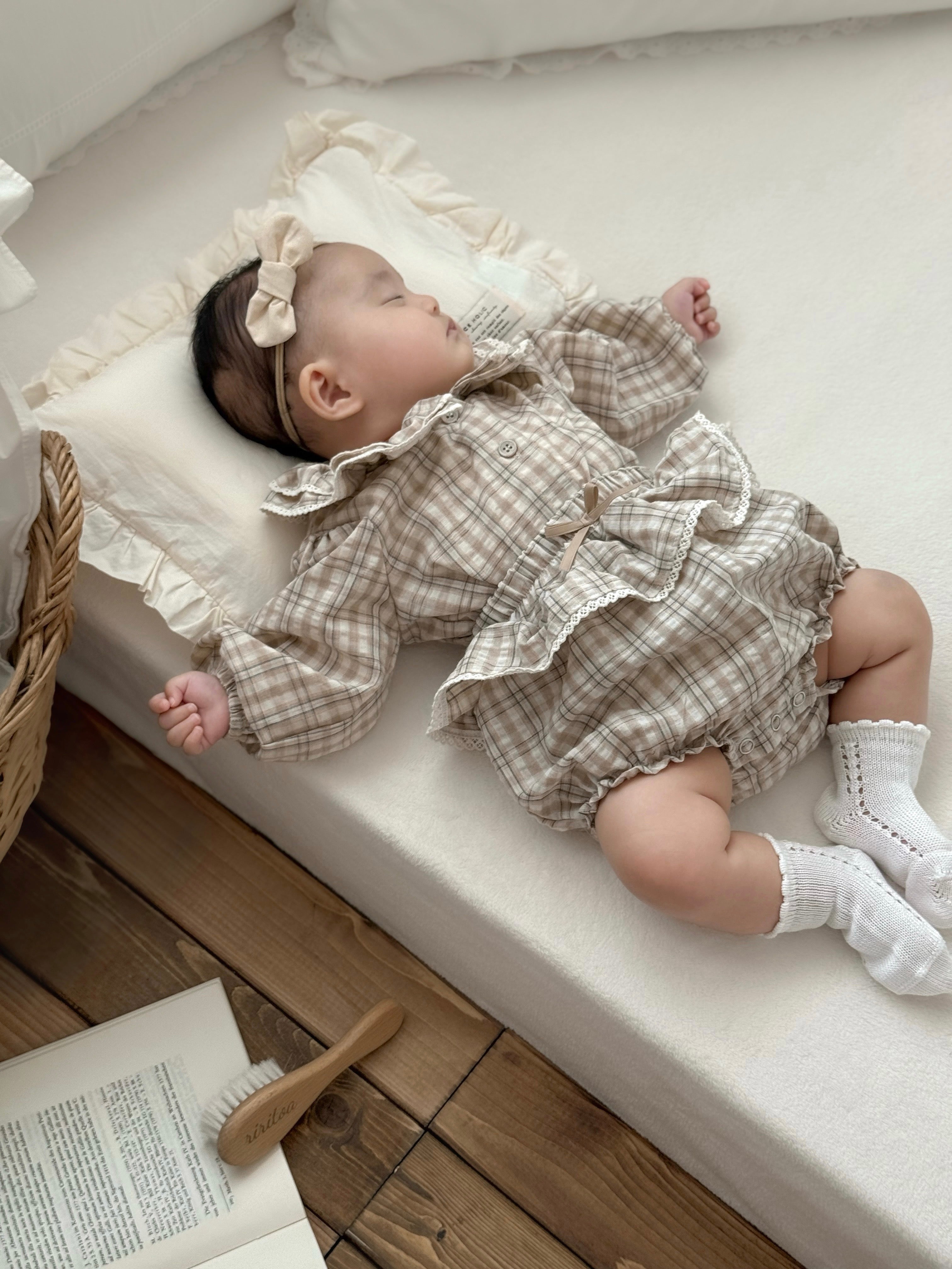 Petit check frill blouse