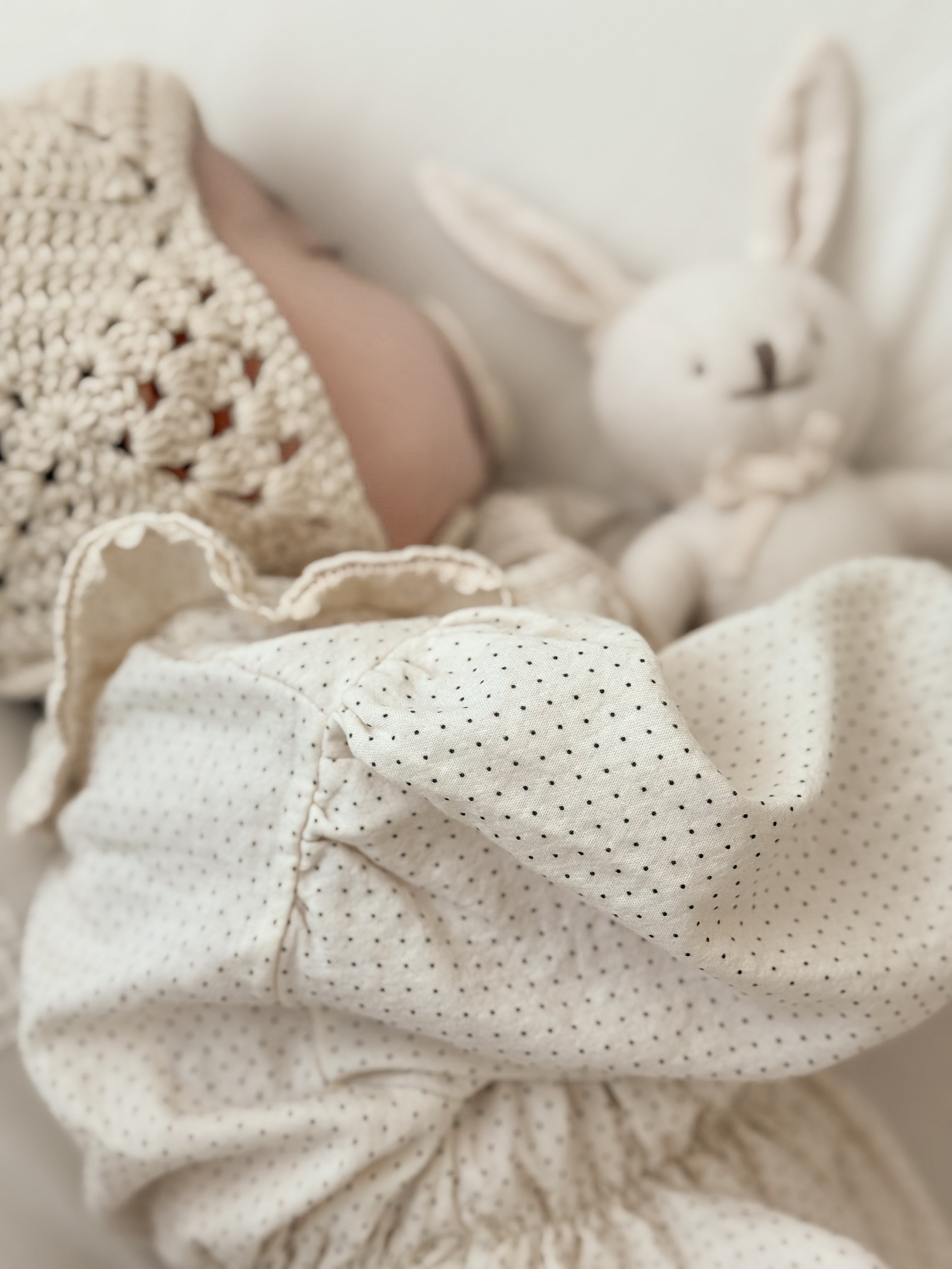 Dot frill bebe suit