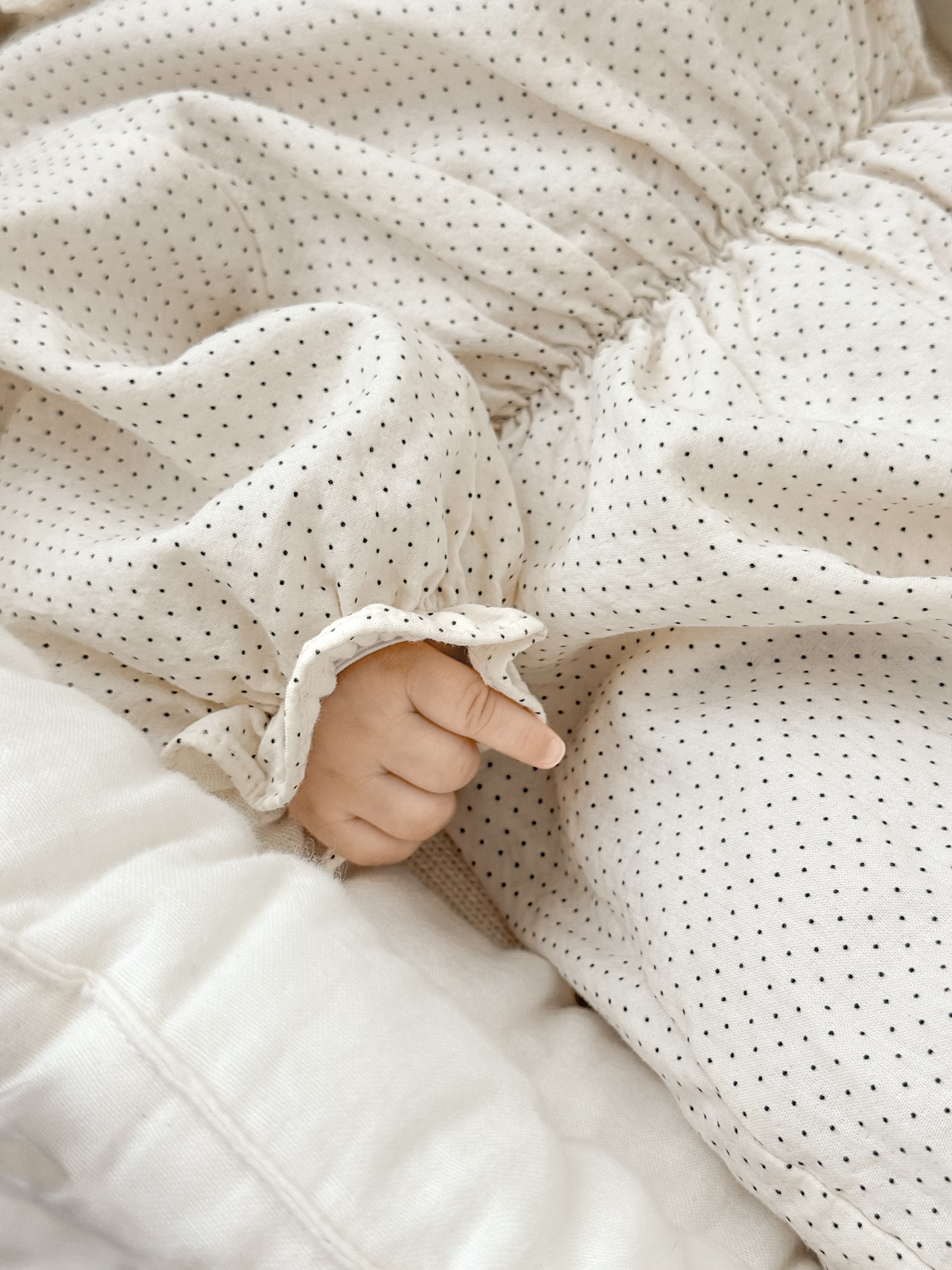 Dot frill bebe suit