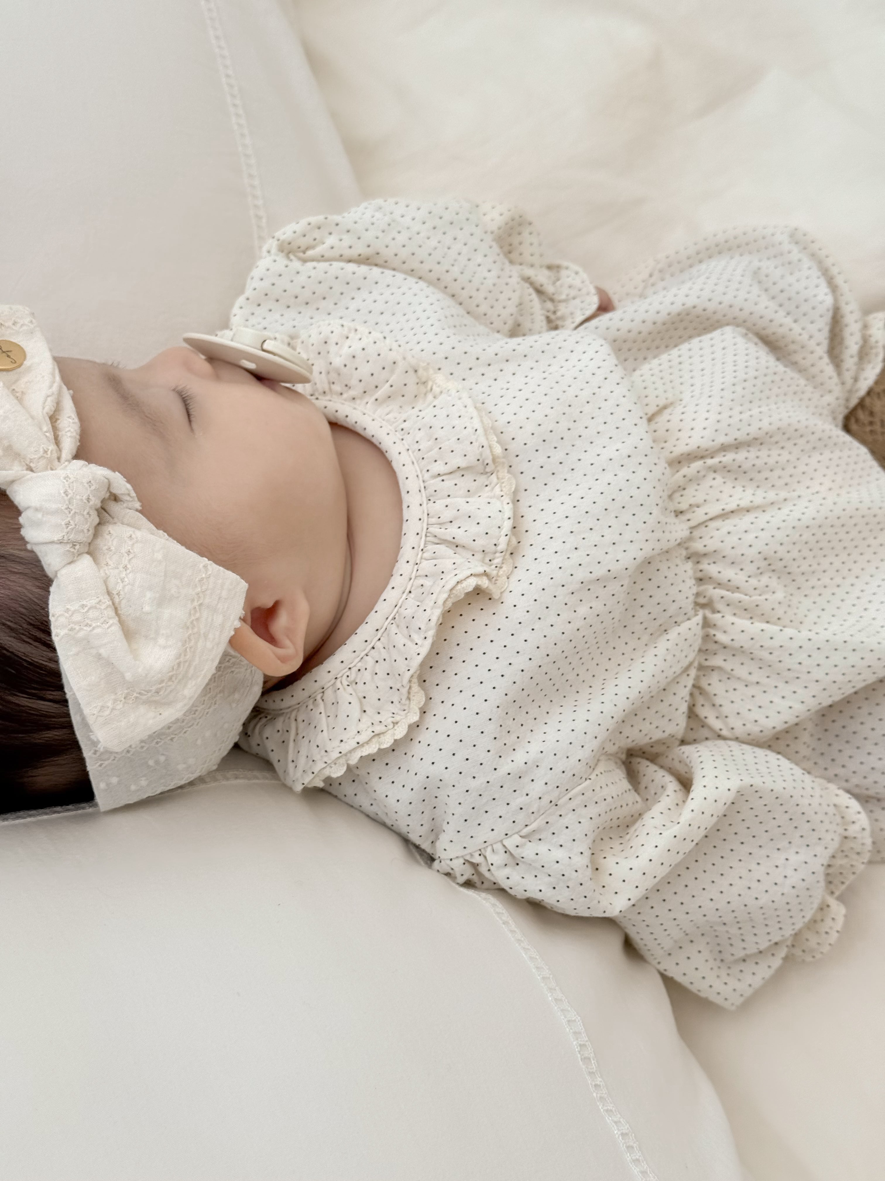 Dot frill bebe suit