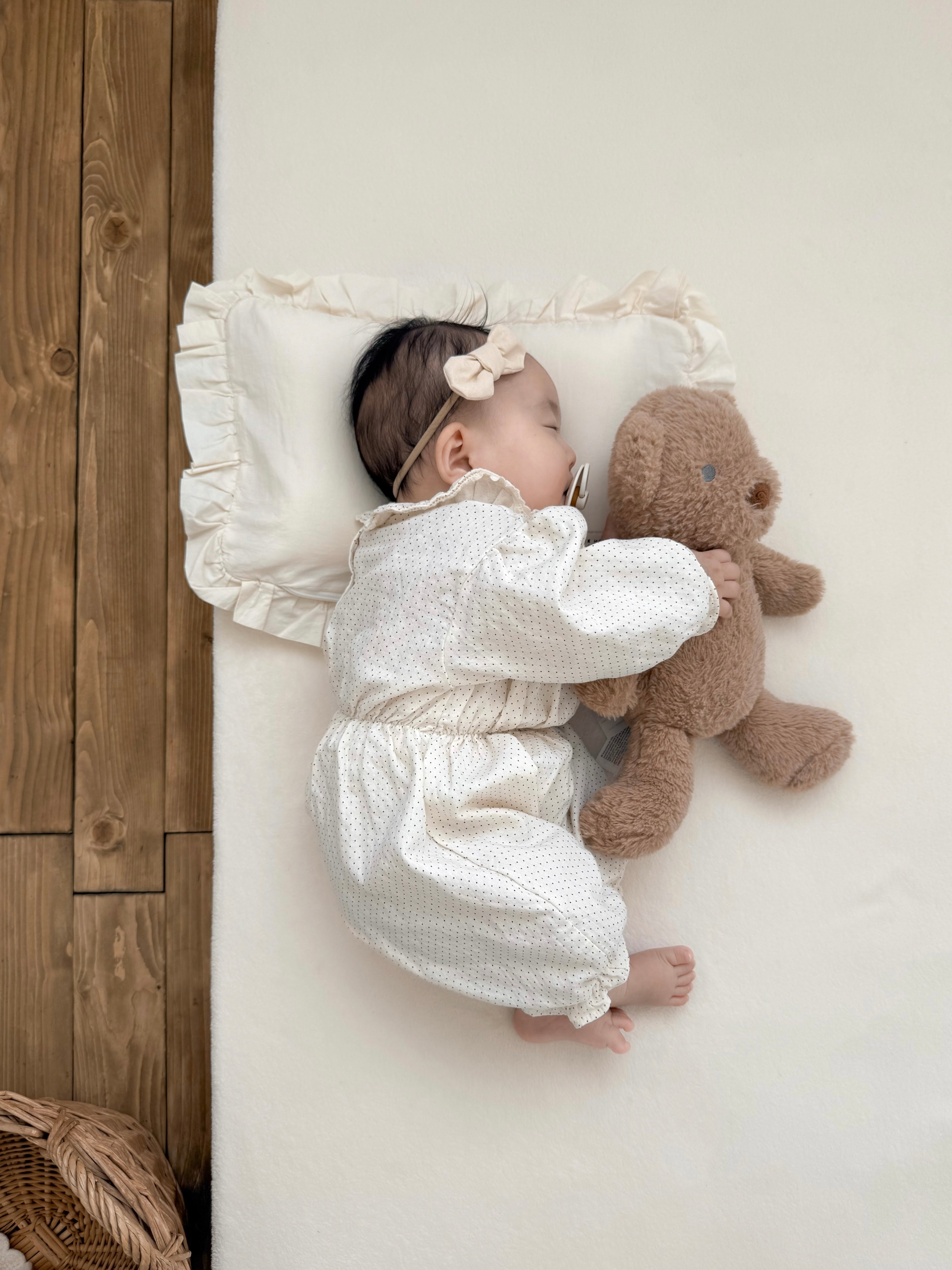 Dot frill bebe suit