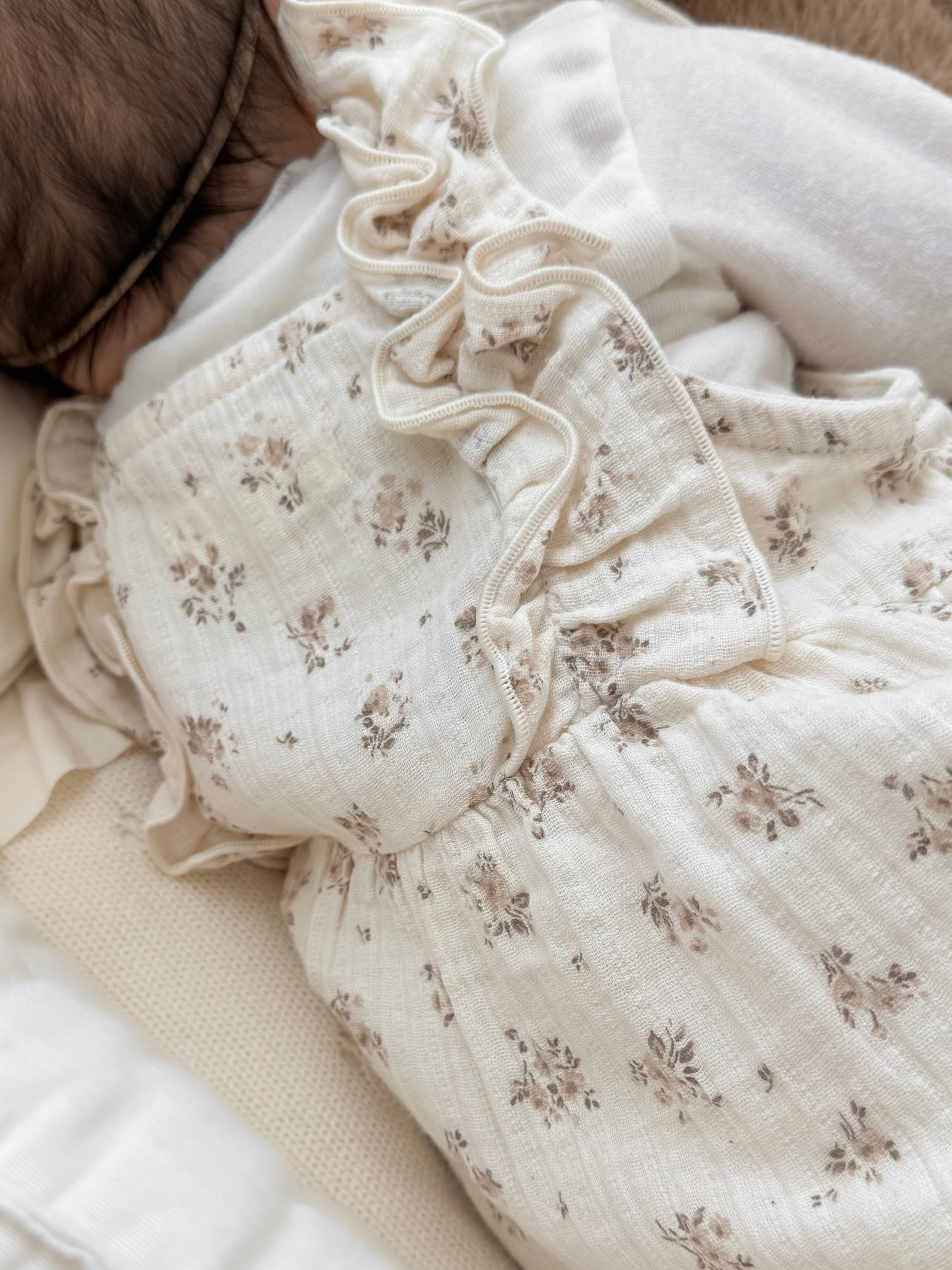 Wing frill suit
