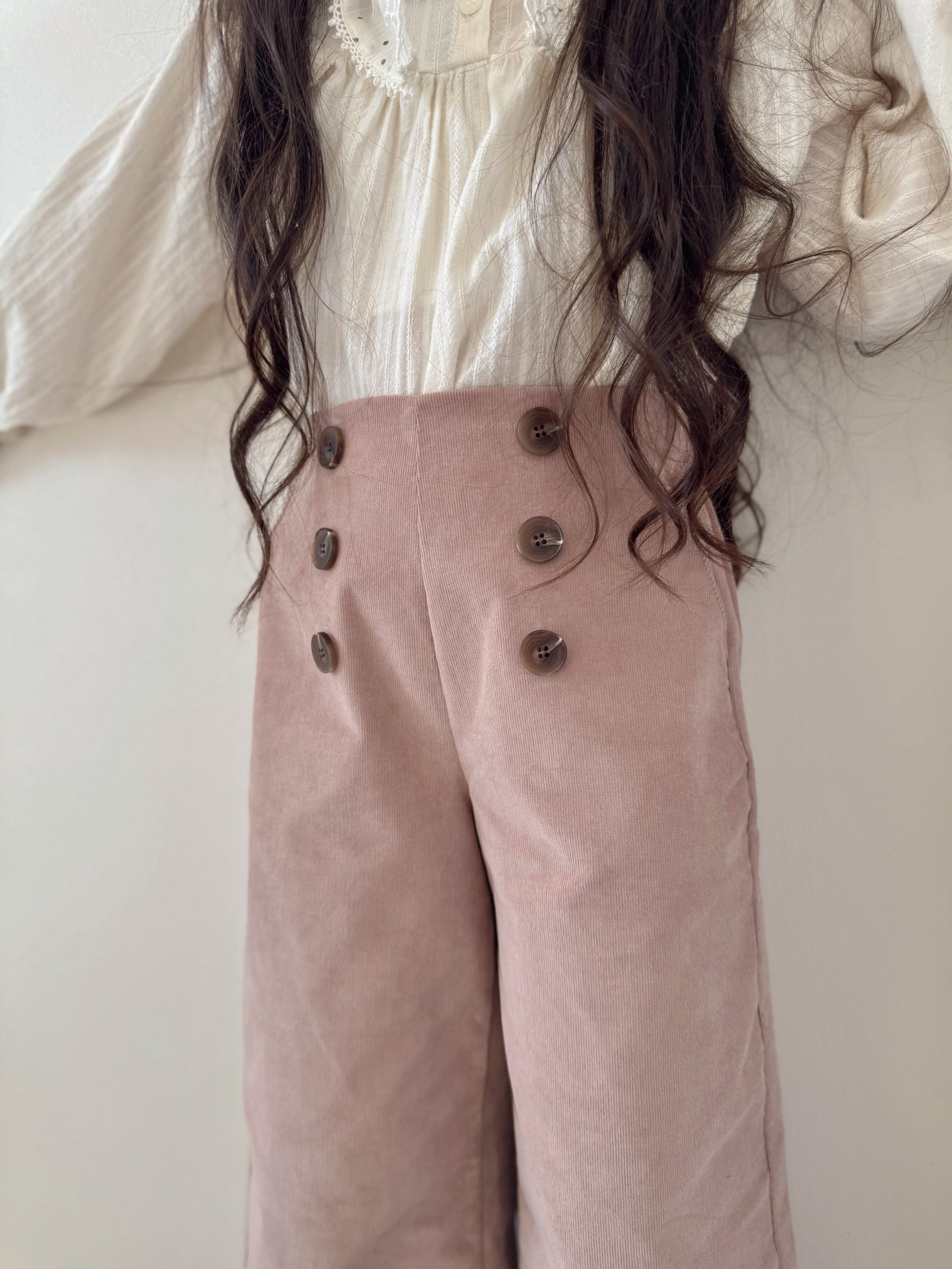 Wing shirring blouse