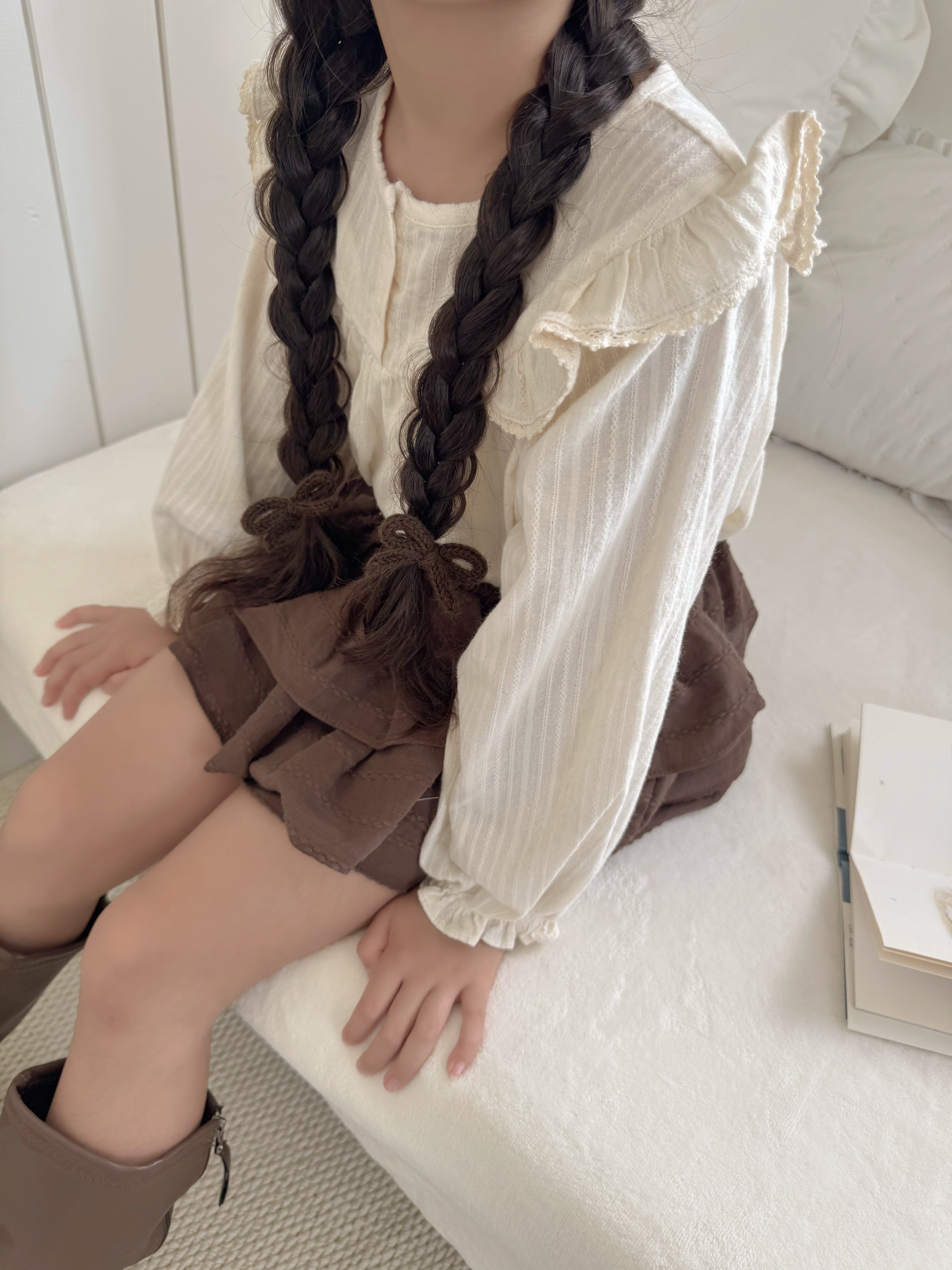 Wing shirring blouse