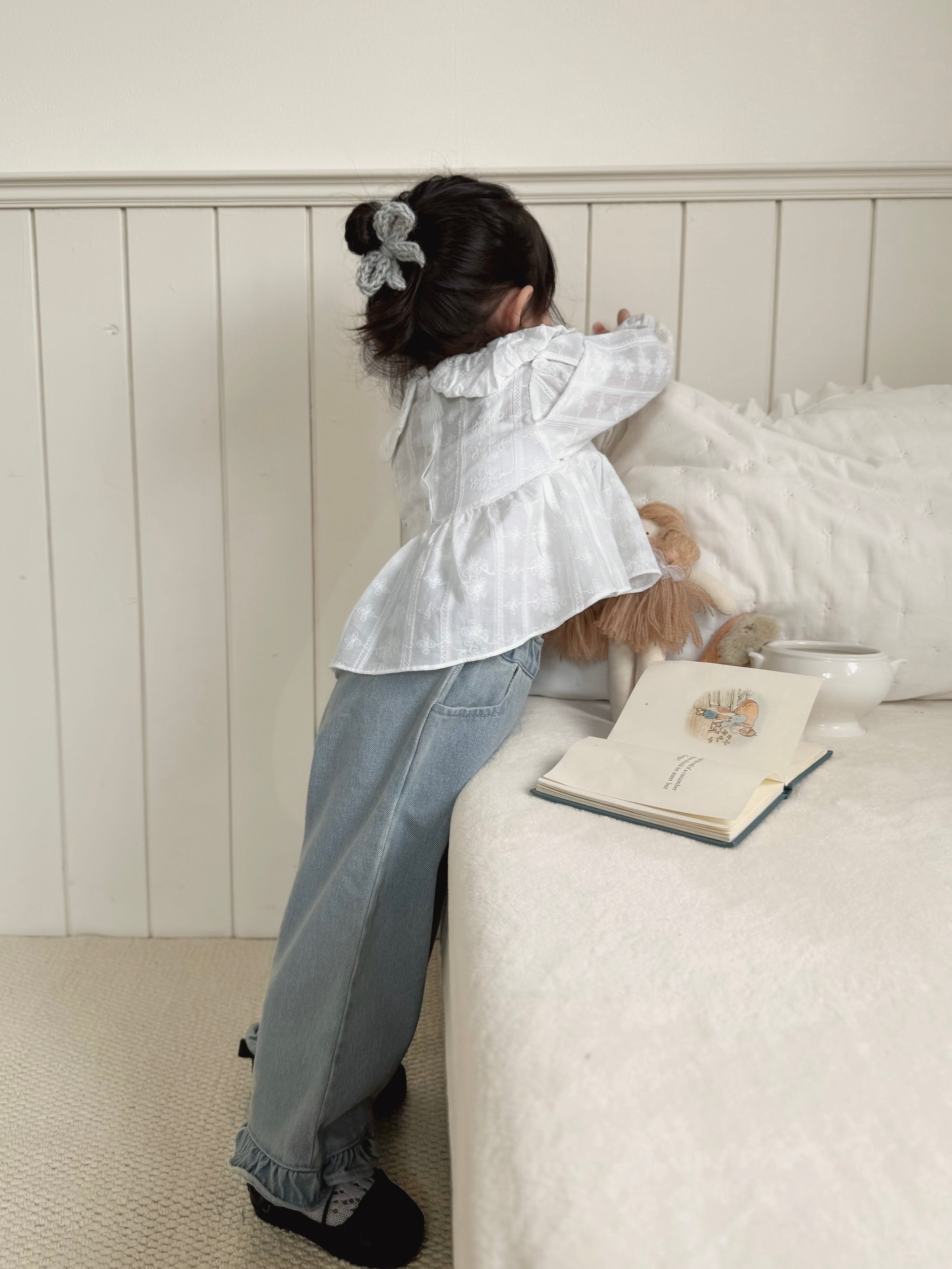 Straight frill pants