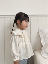 Wing shirring blouse