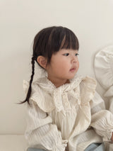 Wing shirring blouse