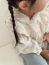 Wing shirring blouse