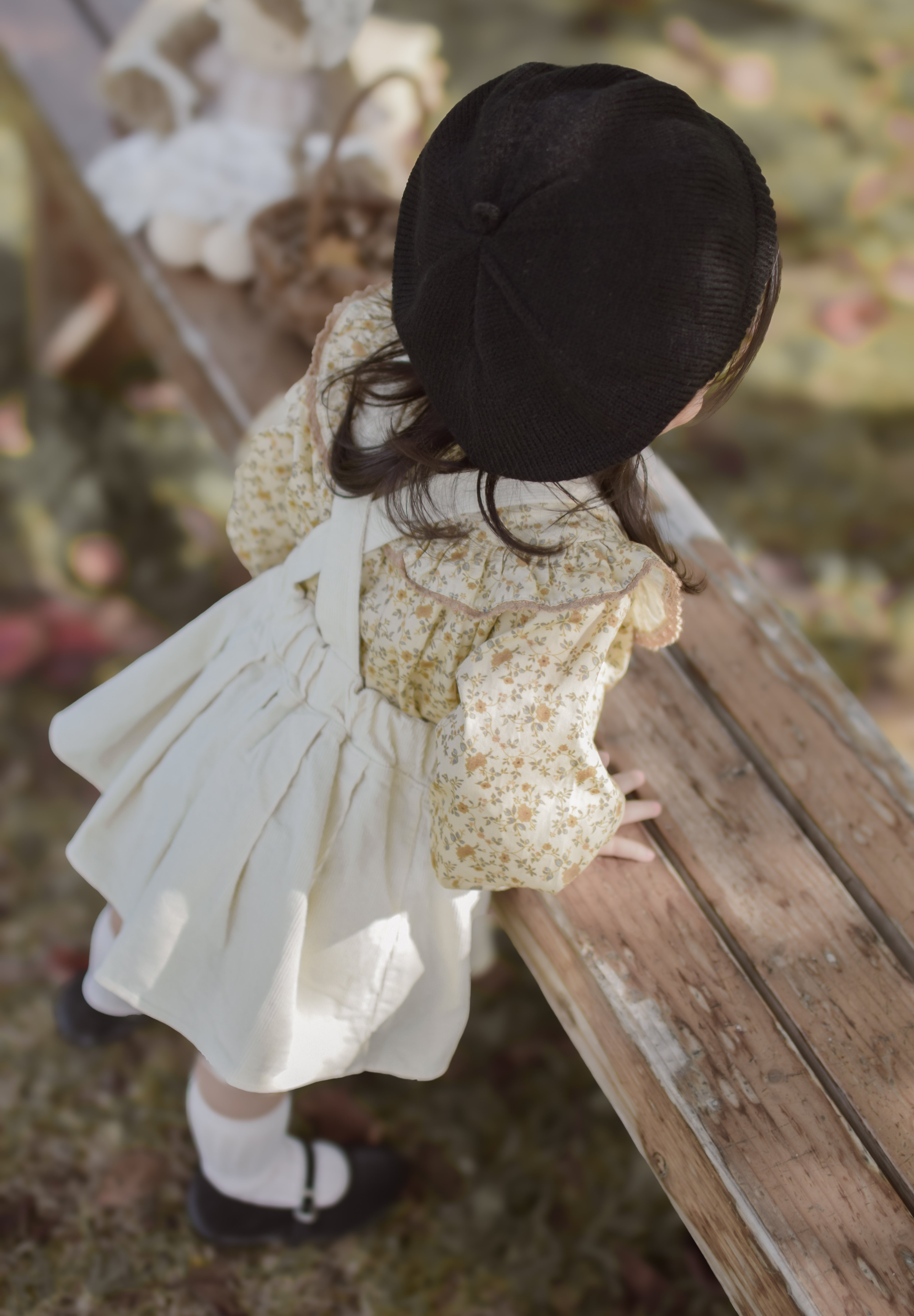 Wing shirring blouse