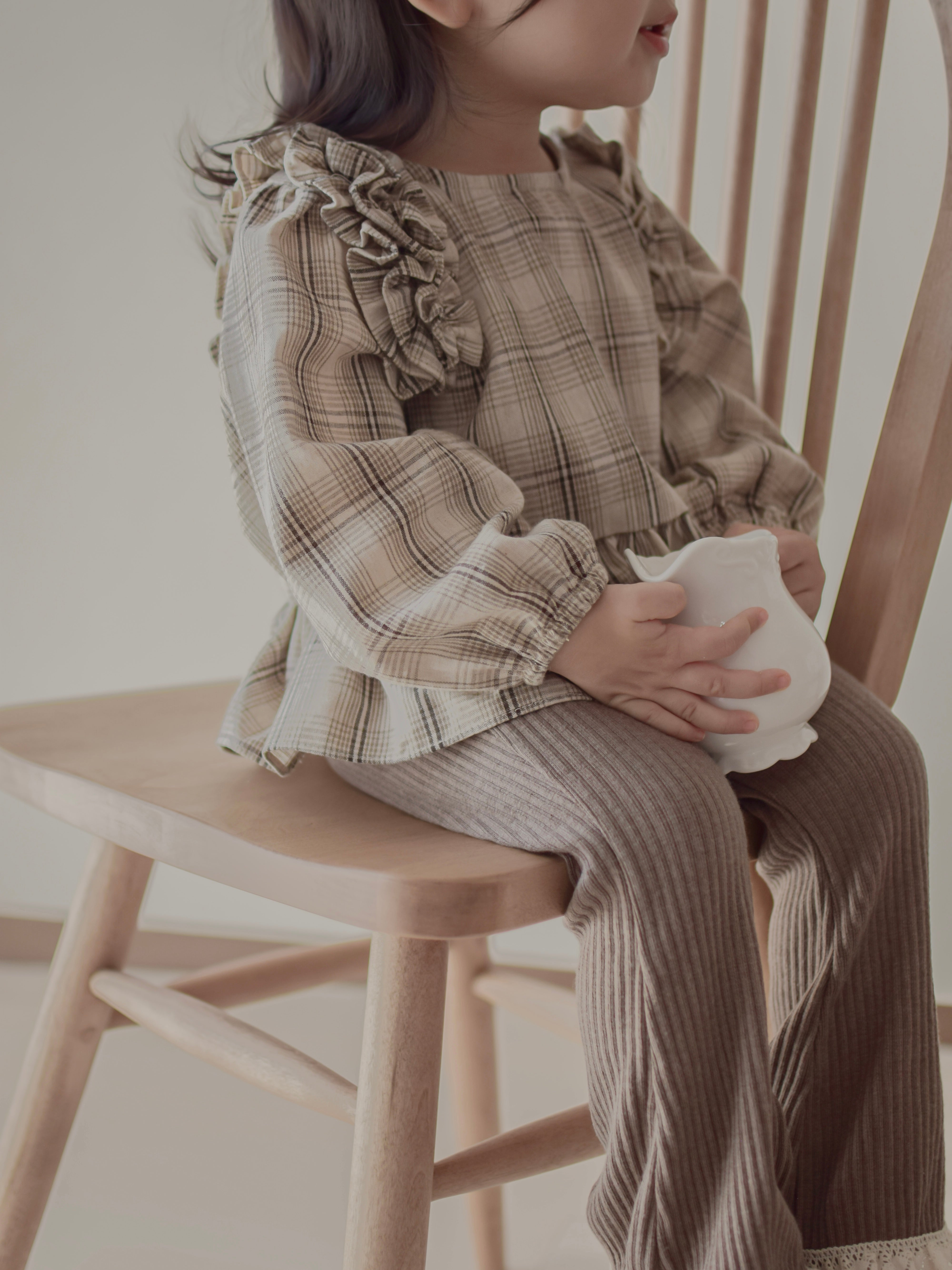 Mono frill blouse