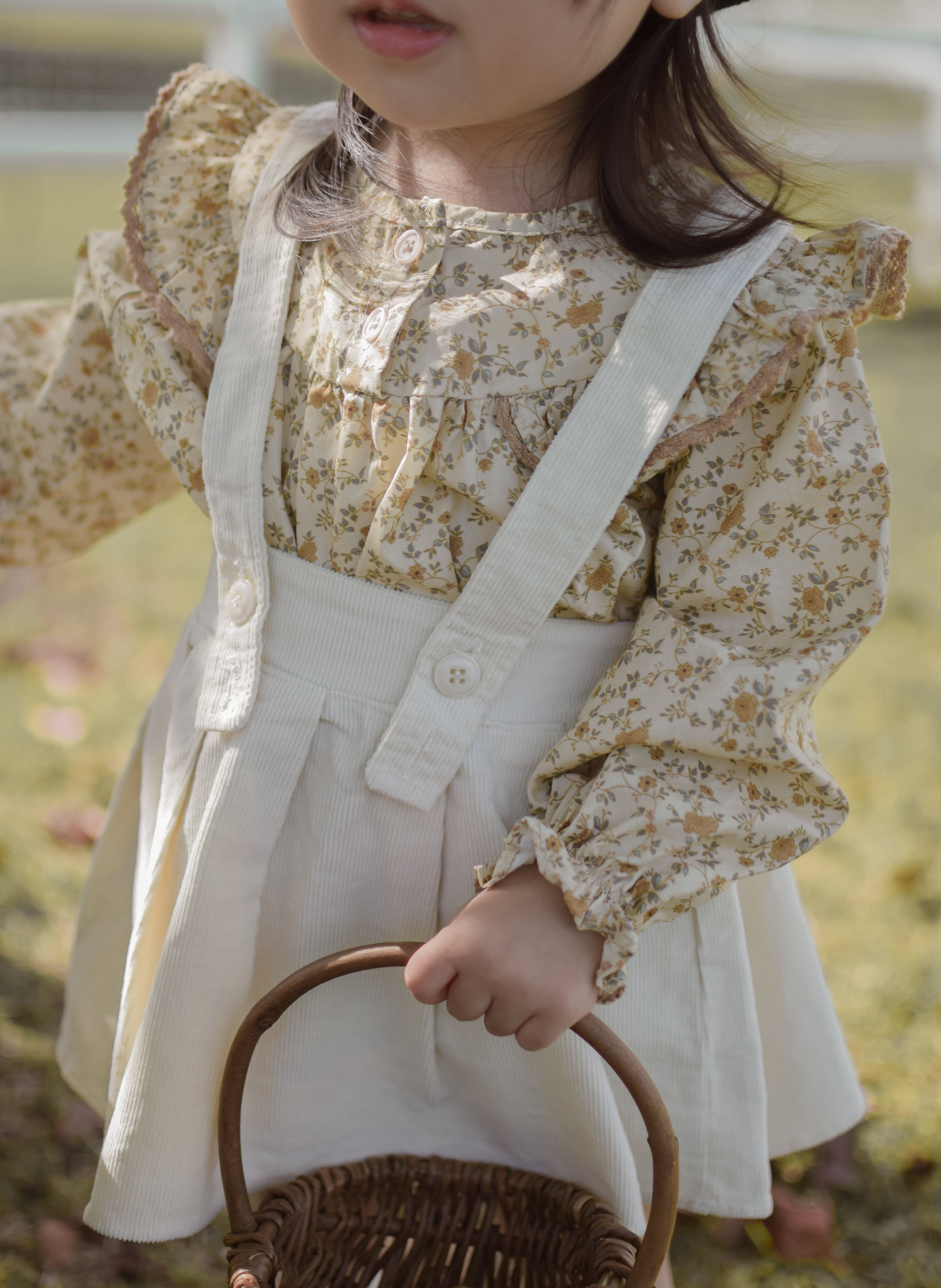 Wing shirring blouse