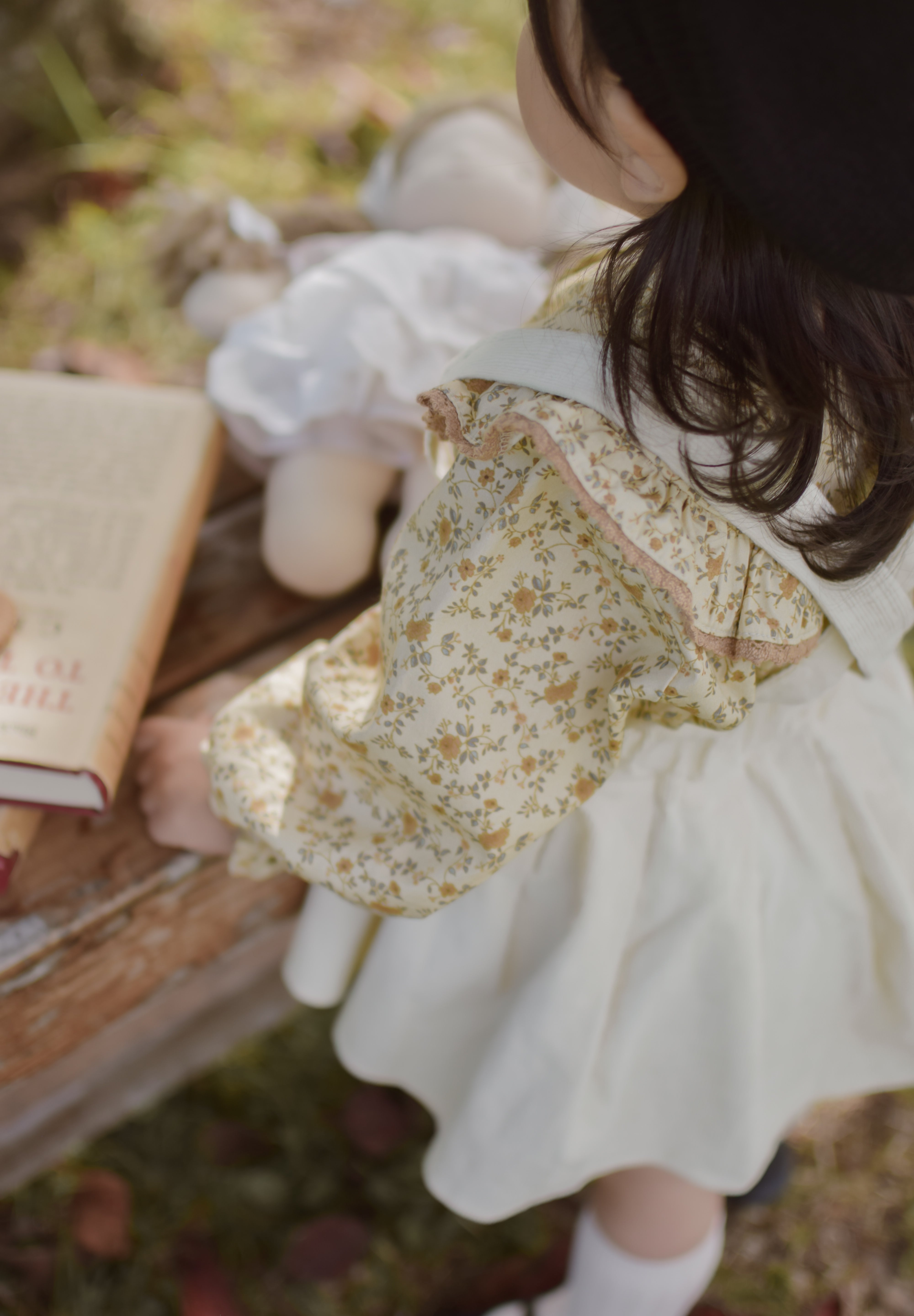 Wing shirring blouse