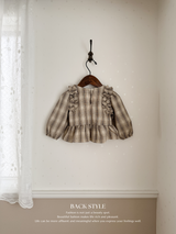 Mono frill blouse