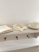 Saint hairband