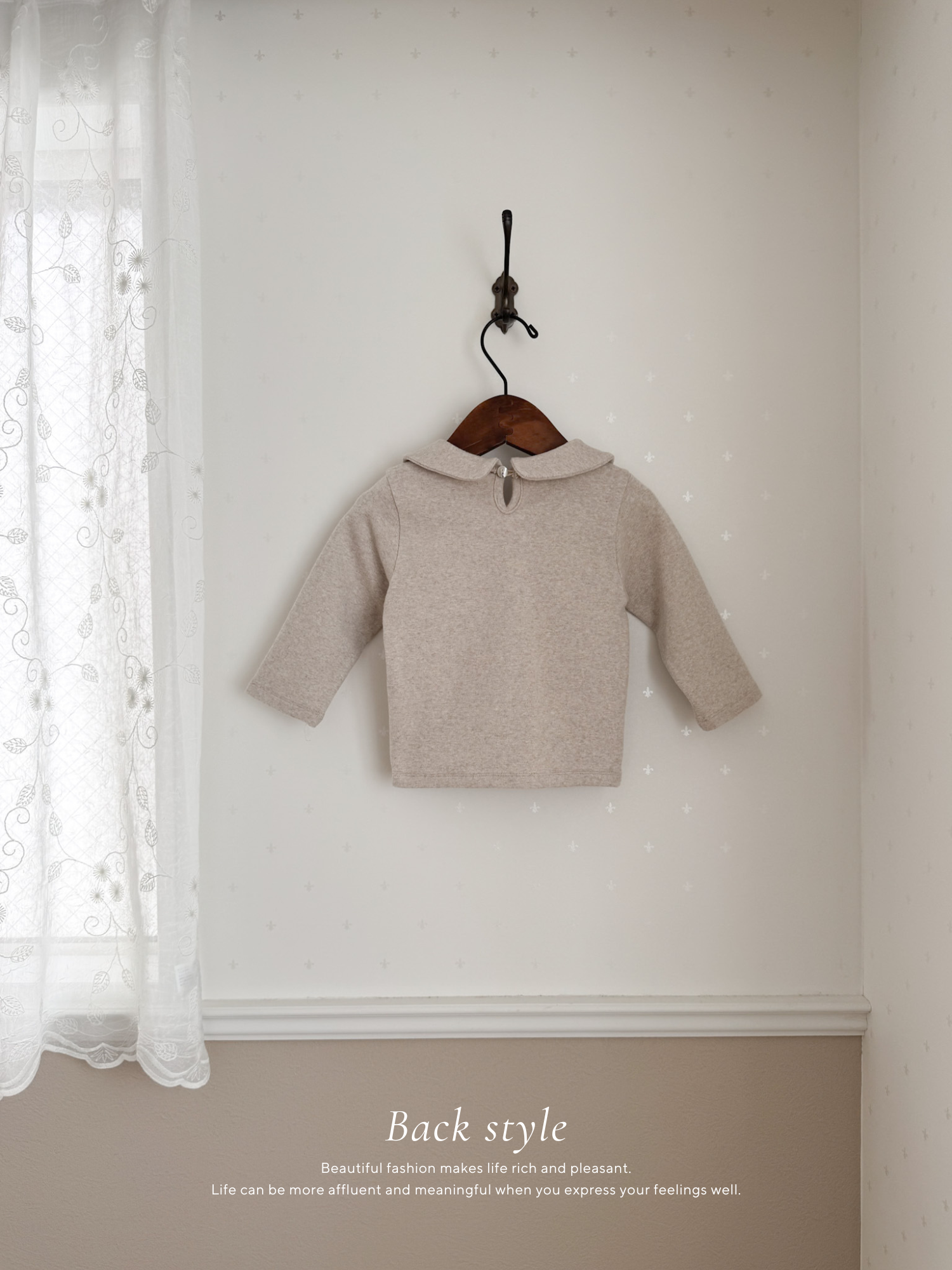 Round collar tops