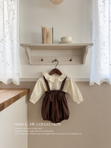 Snow ruffle blouse