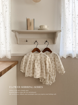 Flower shirring blouse