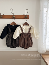 Snow ruffle blouse