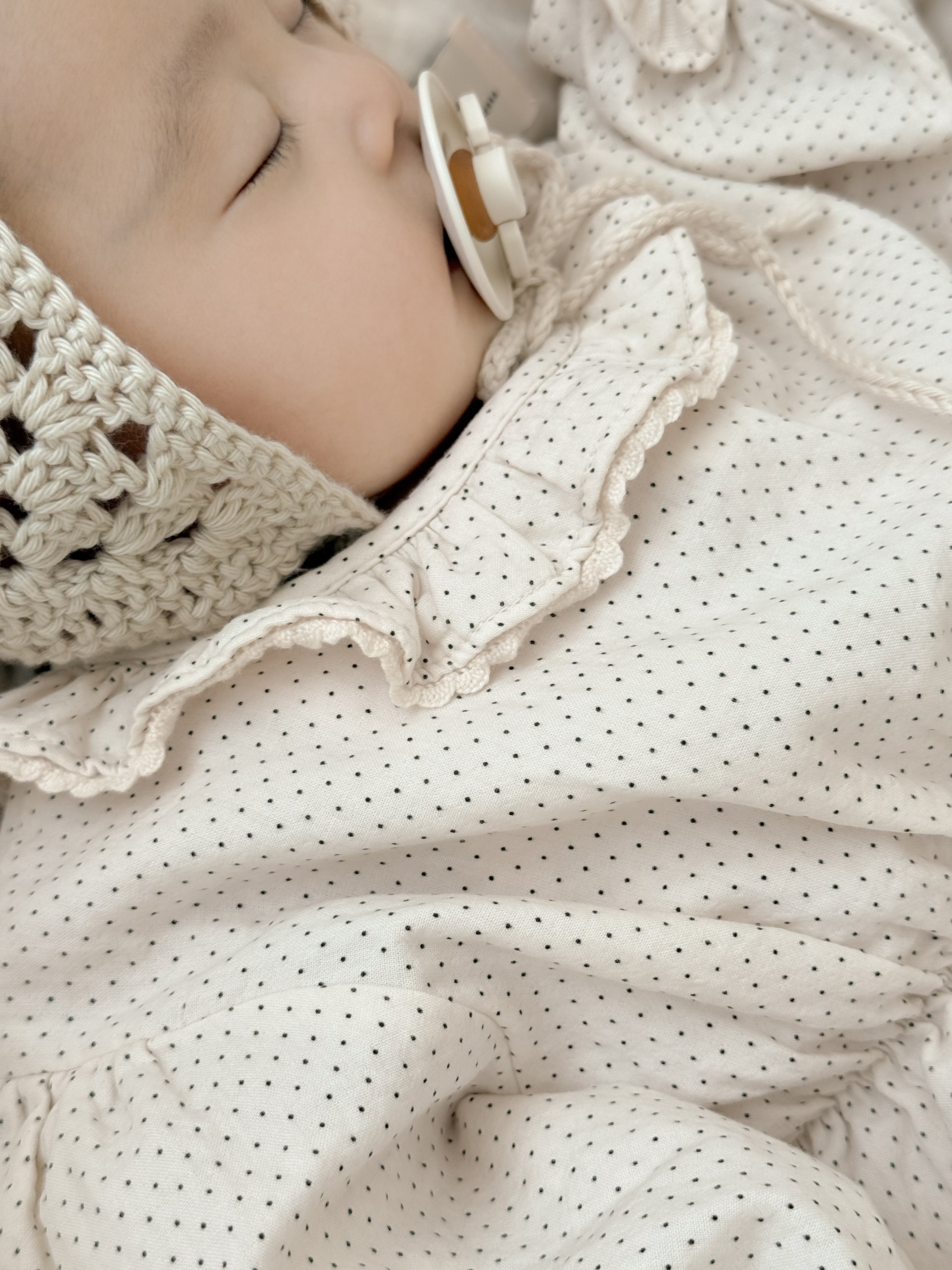 Dot frill bebe suit