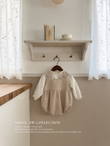 Bao frill blouse