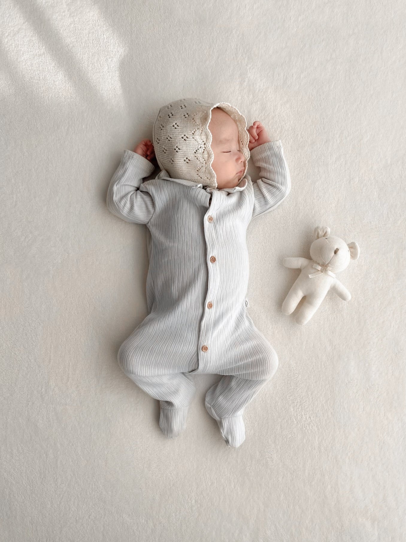 Keuri frill newborn suit