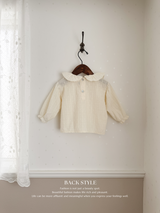 Snow ruffle blouse