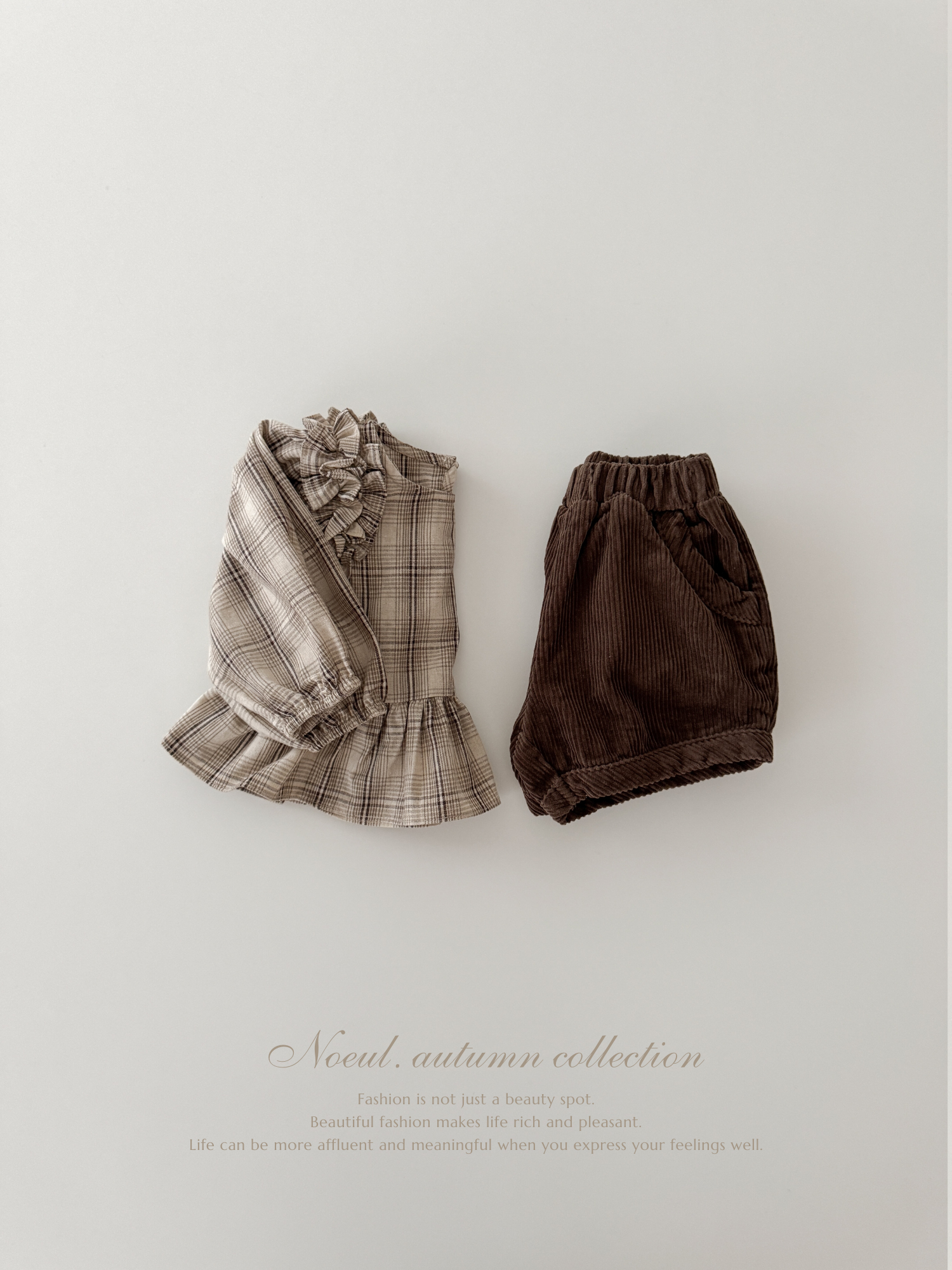 Mono frill blouse