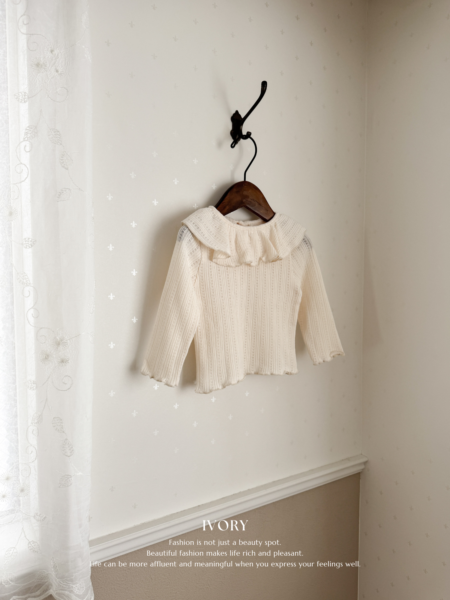 Anna ruffle collar tops