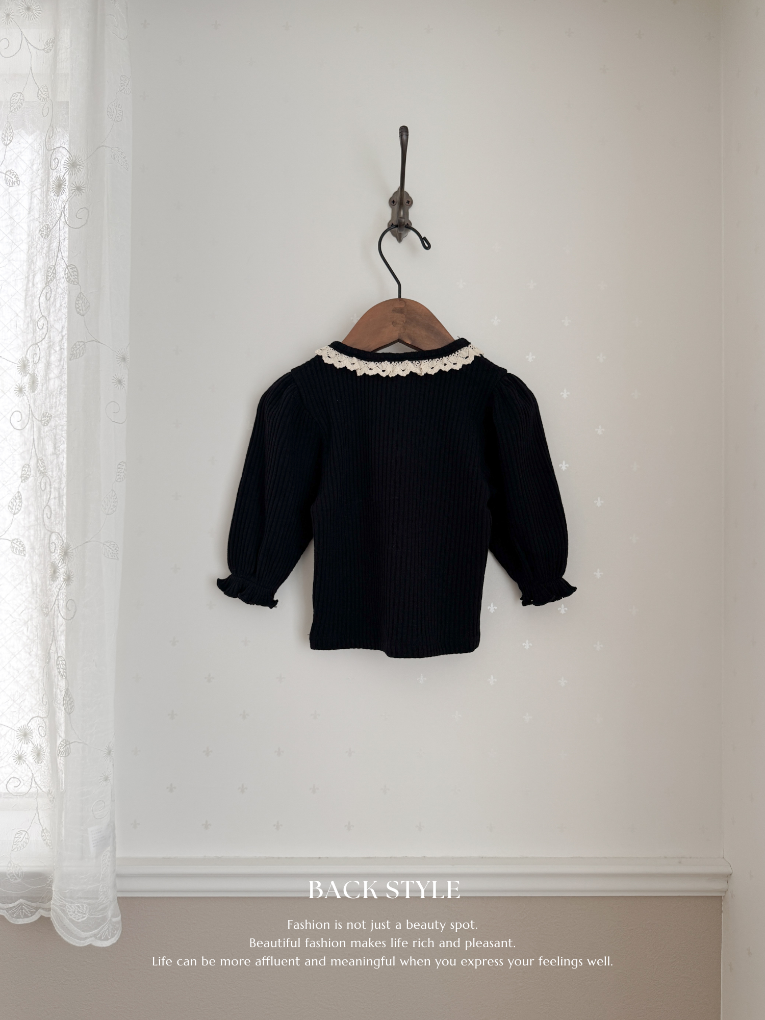 Puff lace tops