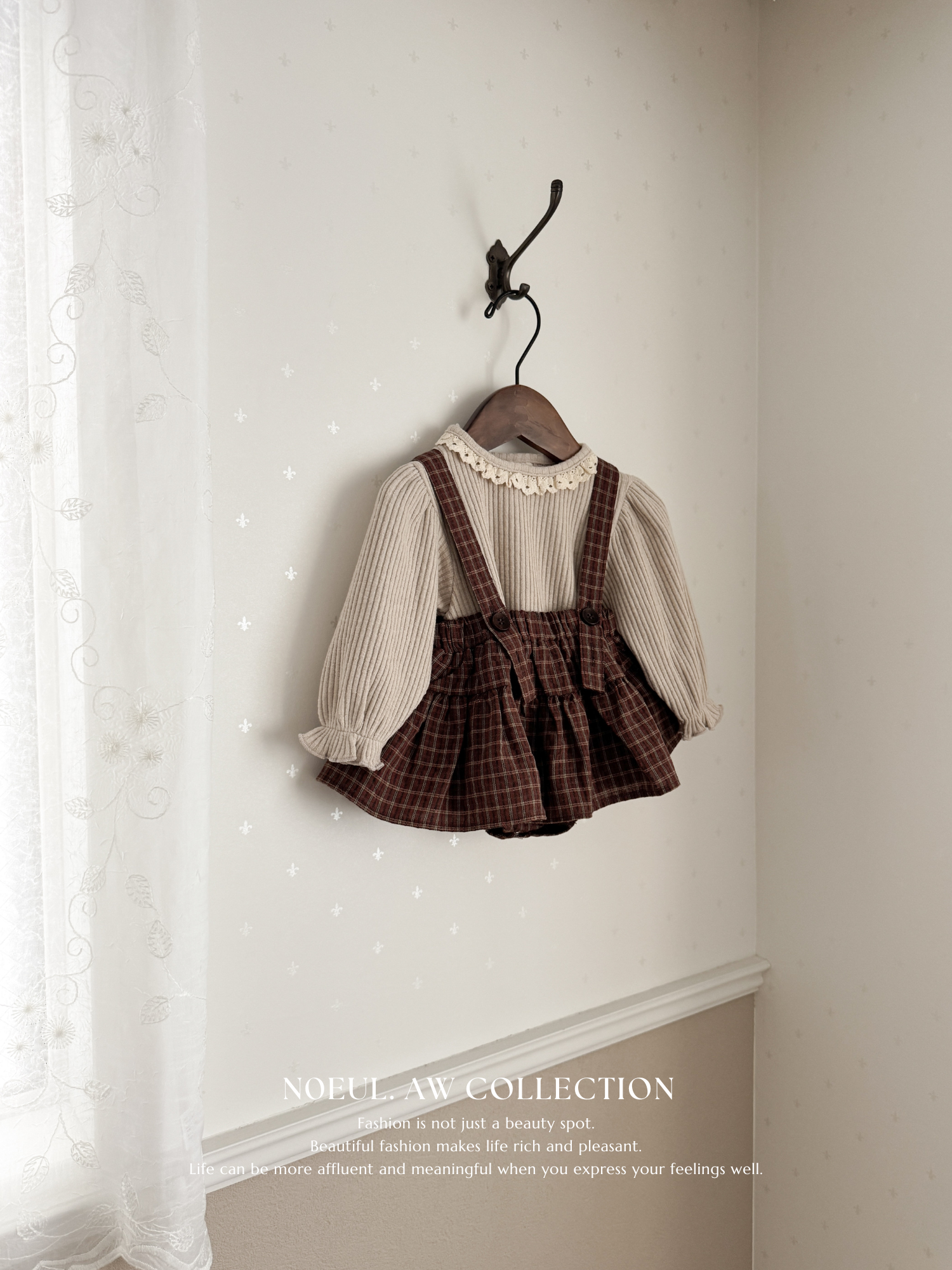 Puff lace tops